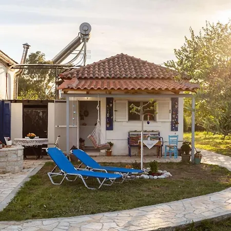 Sunny One - Charming Garden Nest Петалидион