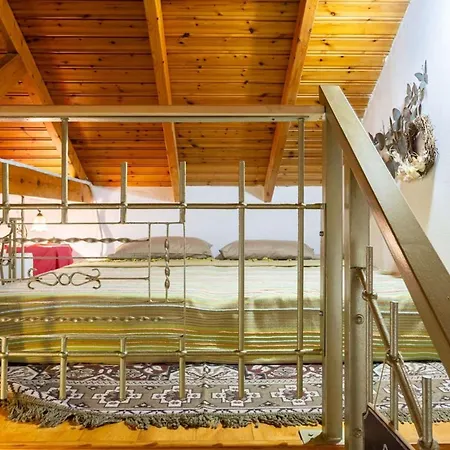 Sunny One - Charming Garden Nest Петалидион