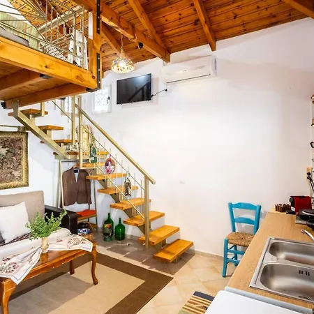 Sunny One - Charming Garden Nest Appartement *