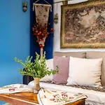 Sunny One - Charming Garden Nest Apartamento