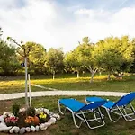 Apartamento Sunny One - Charming Garden Nest