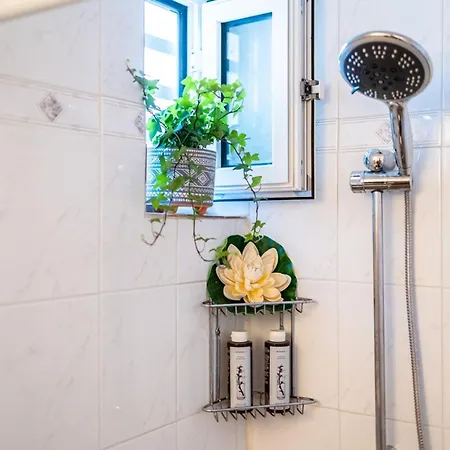 Sunny One - Charming Garden Nest