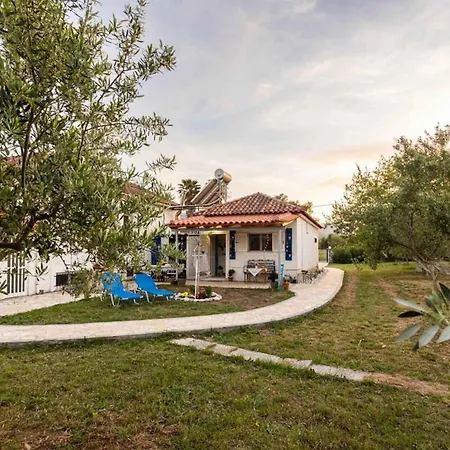 Sunny One - Charming Garden Nest Petalidi