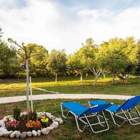 Appartamento Sunny One - Charming Garden Nest