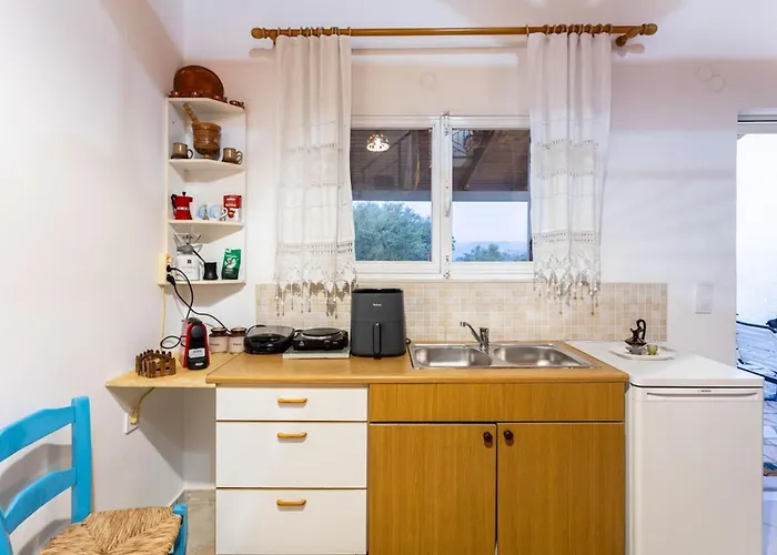 Sunny One - Charming Garden Nest * Petalidi