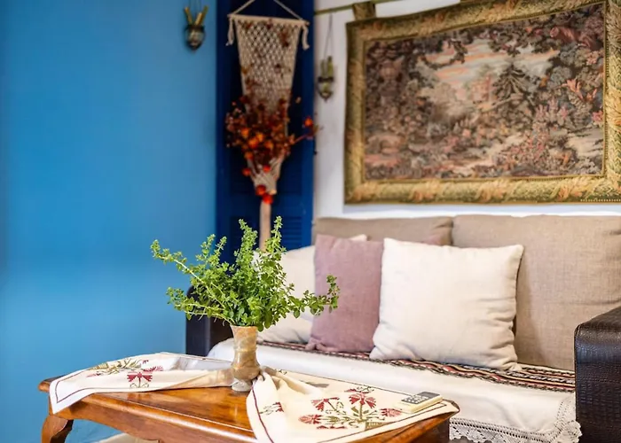 Sunny One - Charming Garden Nest Apartment