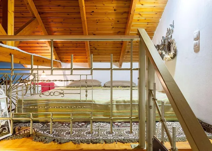 Sunny One - Charming Garden Nest Petalidi